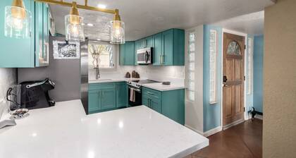 Catalina Foothills Townhome with Mountain Views