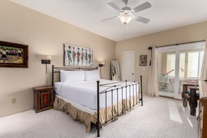 Skrivebord, strykejern/-brett, wi-fi og sengetøy