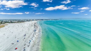 Beach nearby - Coastal Condo, Water Views, Fishing Dock & 0.6 Miles to Siesta Beach (Siesta Key)