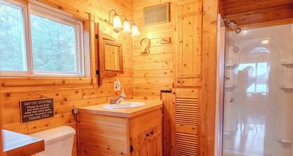 UP Lakeside Cabin - Summer Lakefront Cabin — Swim, Paddle & Relax