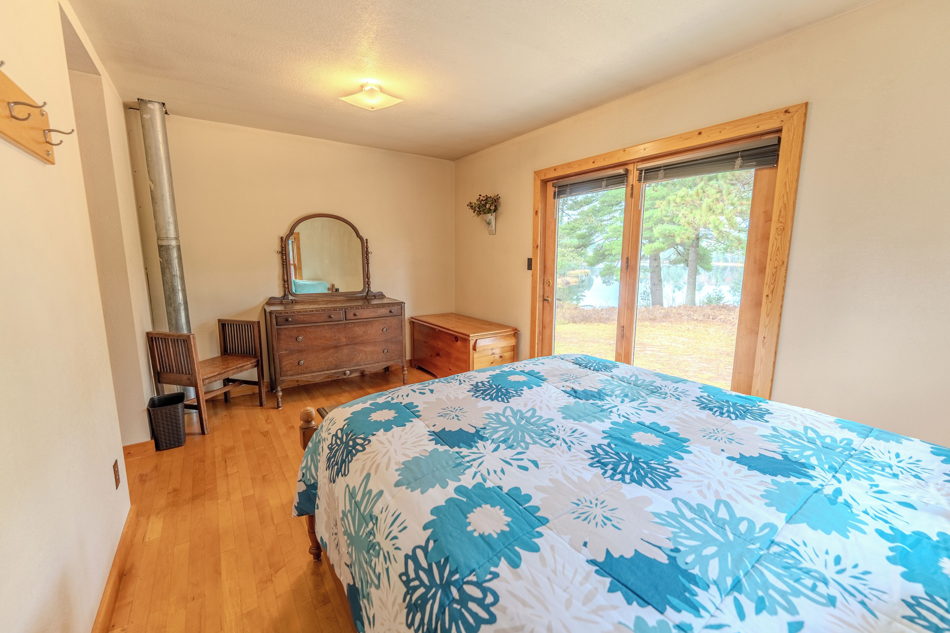 واي فاي مجانًا وملاءات أسرّة