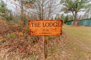 المنطقة المحيطة بالمنشأة