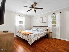 4 bedrooms, iron/ironing board, travel cot, free WiFi - Welcoming 4-bedroom house central Wilmington, close to 2 beaches, UNCW, downtown (Wilmington)