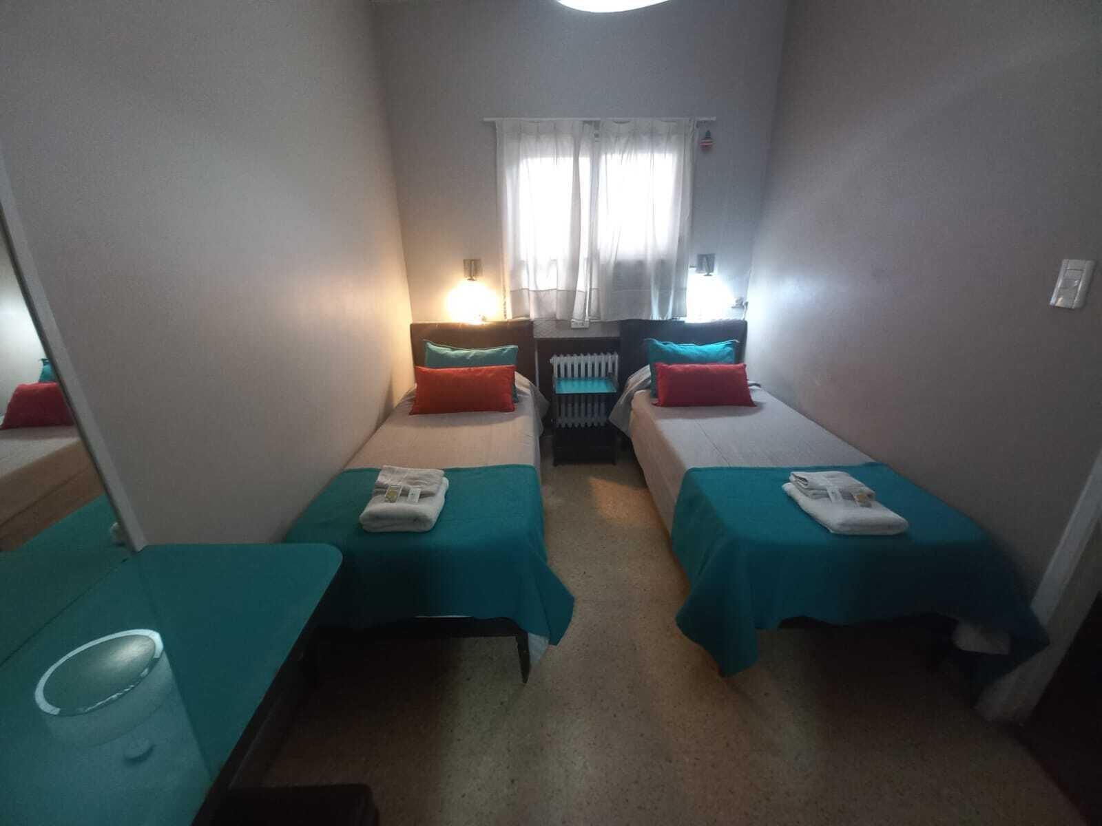 스탠다드 더블룸, 싱글침대 2개 | 객실 내 금고, 침대 시트