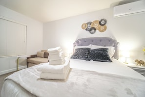 1 chambre, fer et planche à repasser, Wi-Fi gratuit, draps fournis