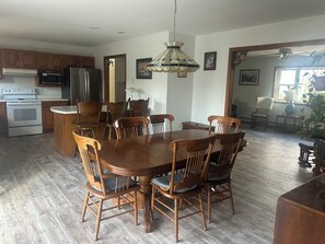 Microwave, oven, stovetop, dishwasher - Hubs Hideaway - a warm inviting 3 bedroom, 2 bath home. Recently renovated! (Palmyra)