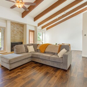 Smart TV, computer monitors