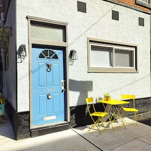Exterior detail - Cozy Vibe MicroFlat with AC, W/D, FastWiFi in the heart of Fishtown Philadelphia (Philadelphia)