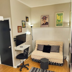 Interior - Cozy Vibe MicroFlat with AC, W/D, FastWiFi in the heart of Fishtown Philadelphia (Philadelphia)