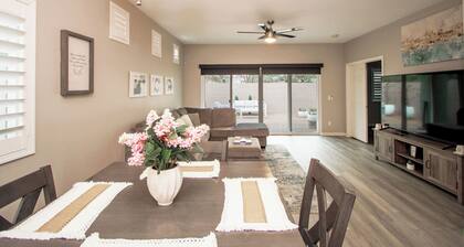 Cozy Phoenix Home w/ Fire Pit & Office & Near Airport & South Mountain Park