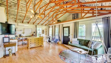 Apartment (0 Bedroom) | Interior