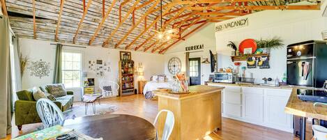 Apartment (0 Bedroom) | Interior