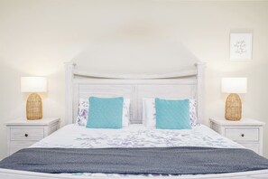 3 bedrooms, desk, iron/ironing board, travel cot