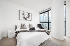 3 habitaciones, escritorio, tabla de planchar con plancha y wifi 