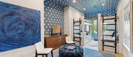 6 bedrooms, desk, iron/ironing board, free WiFi