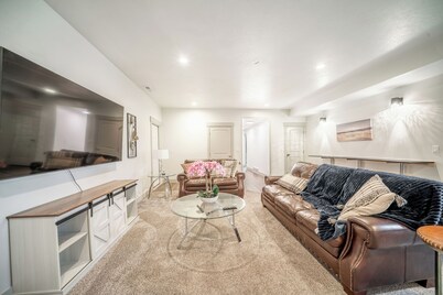 Terrific 4-bedroom condo in Fairview