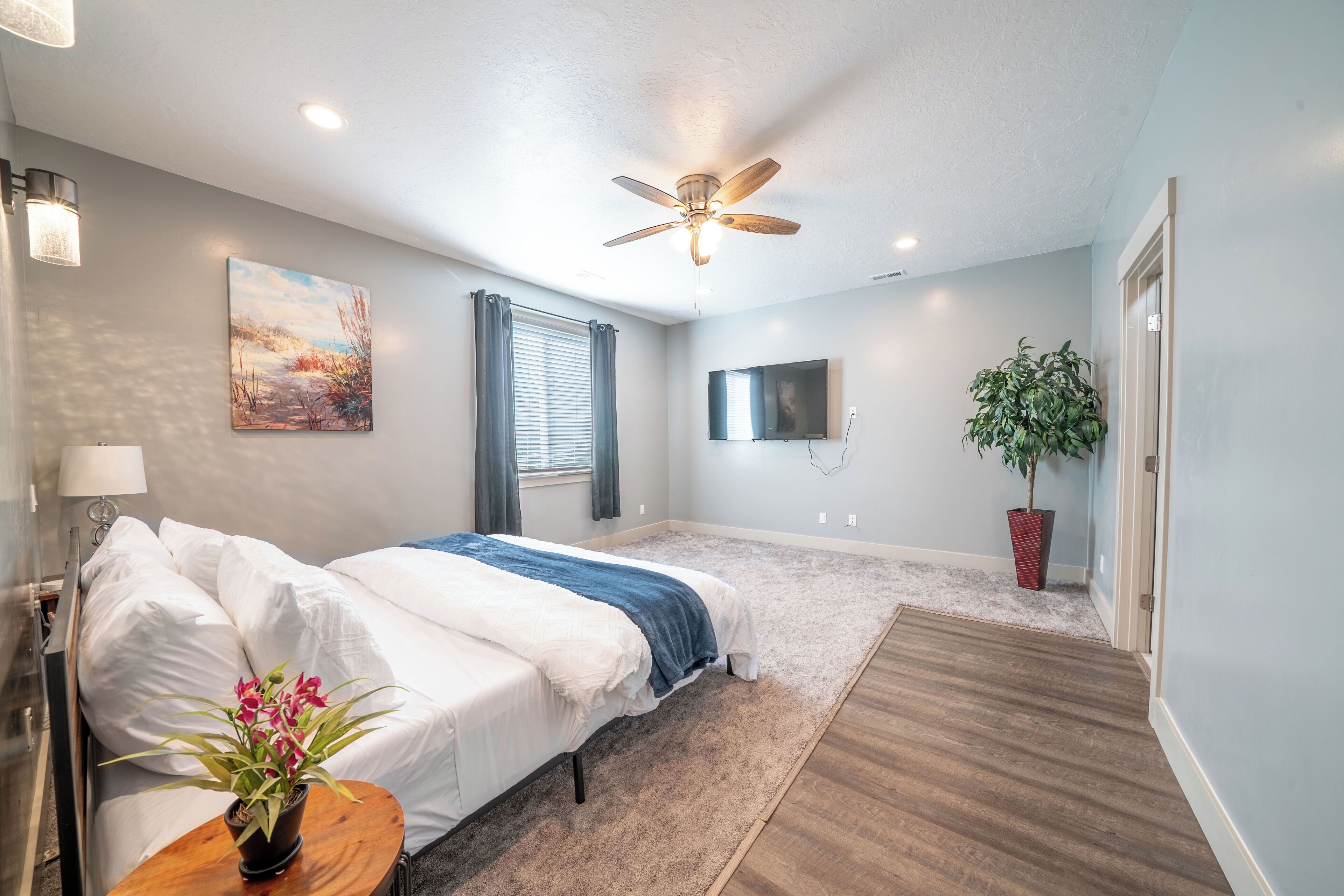 4 bedrooms, iron/ironing board, WiFi, bed sheets