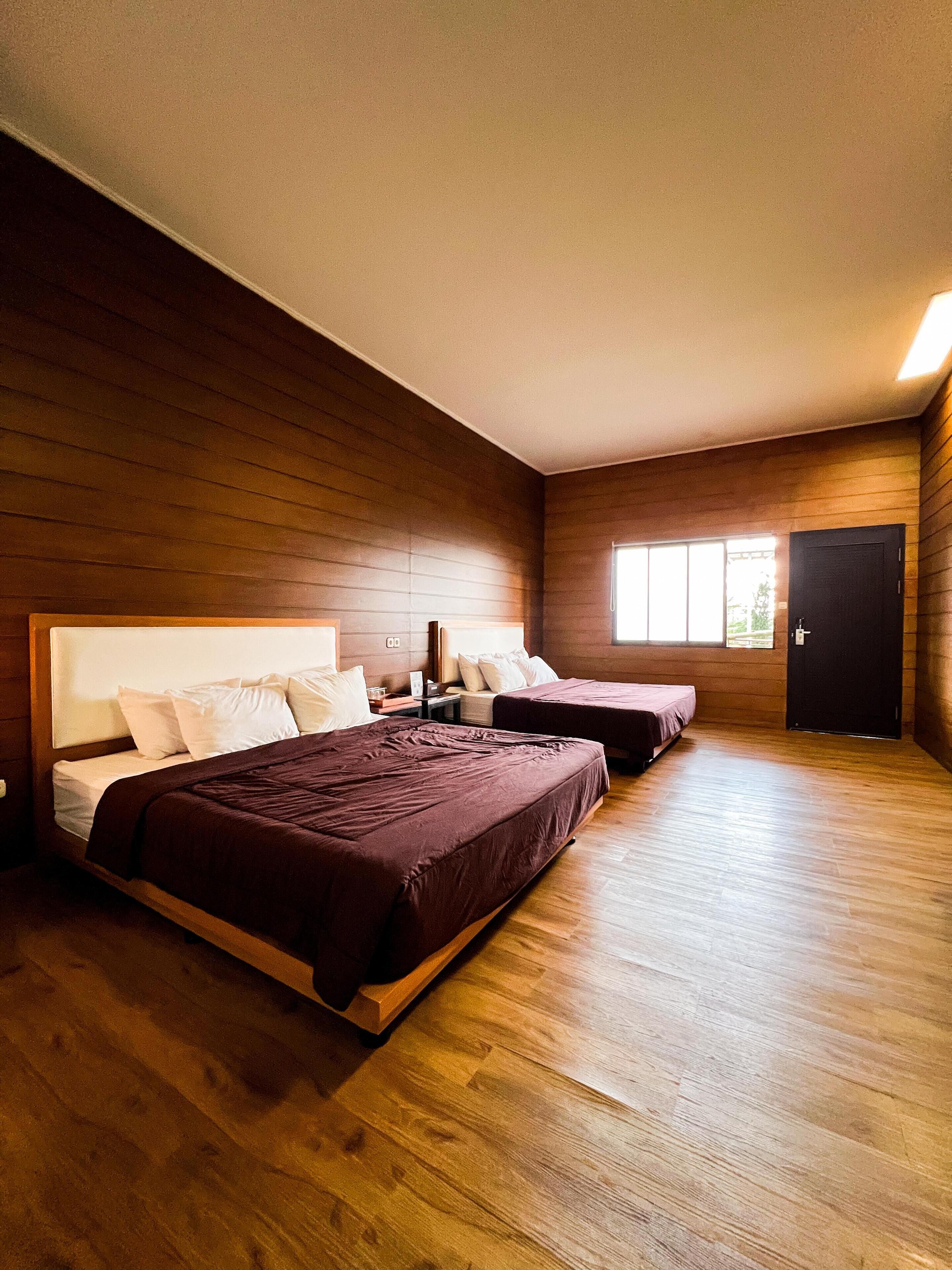 デスク、ノートパソコン用作業スペース、WiFi (無料)