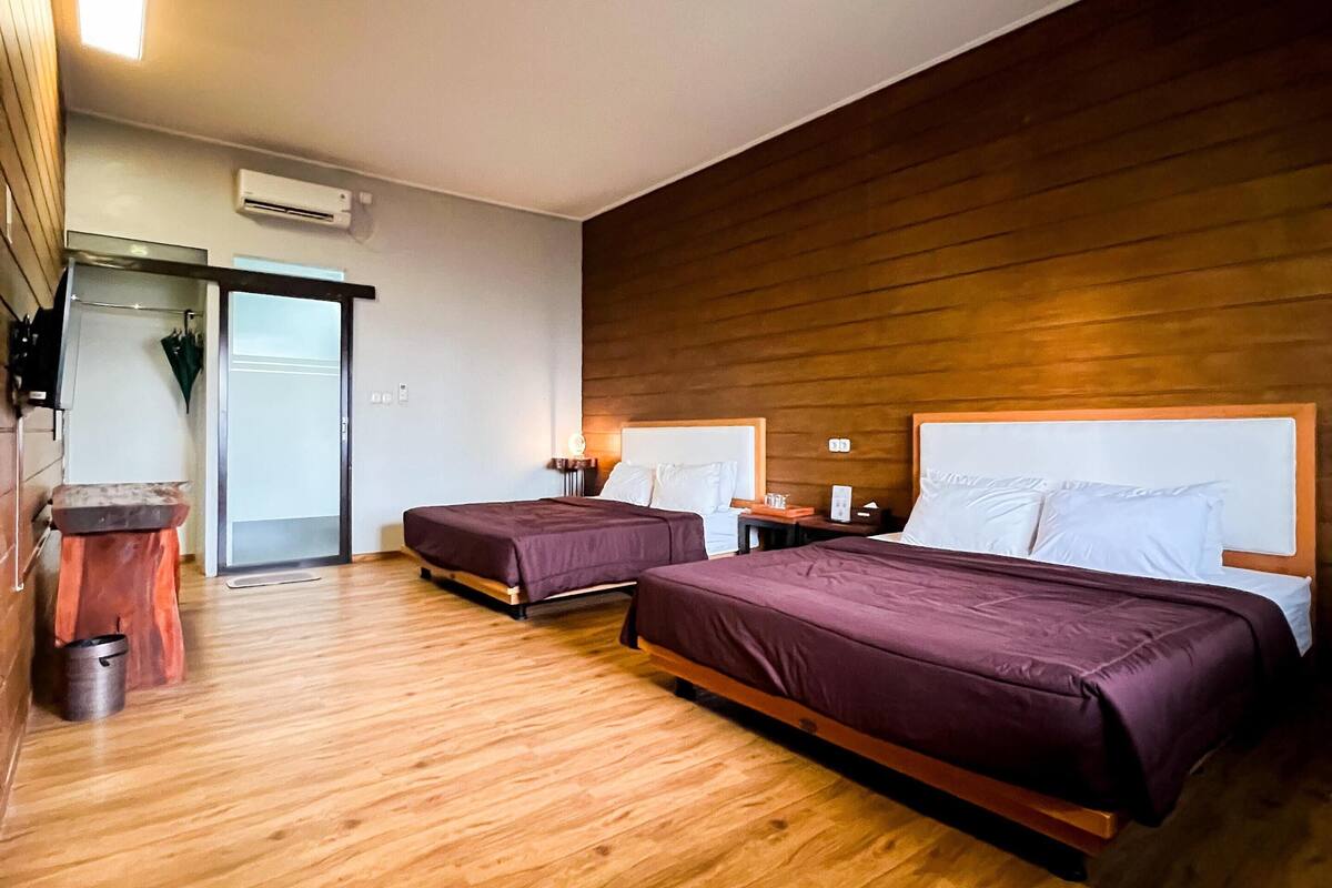 Deluxe Room | Desk, laptop workspace, free WiFi