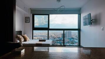 1 bedroom, desk, iron/ironing board, free WiFi