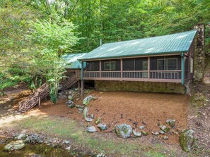 Exterior - Cozy 2-bedroom cabin in charming Chatsworth, Georgia (Chatsworth)