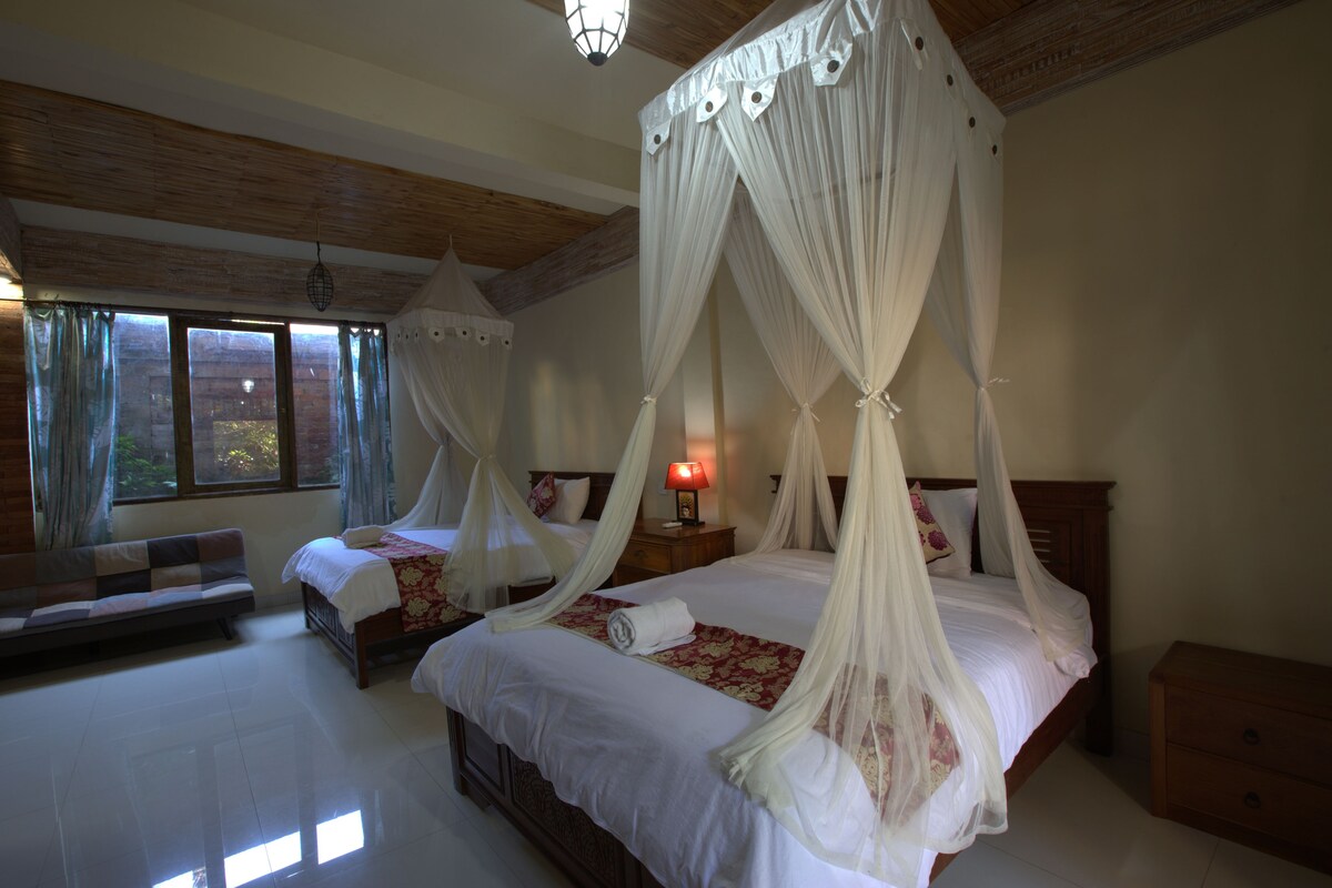 Superior Twin Room | Desk, WiFi (free), bed sheets