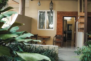 Double Room | Free WiFi - Griya Agung Guesthouse Ubud (Ubud)