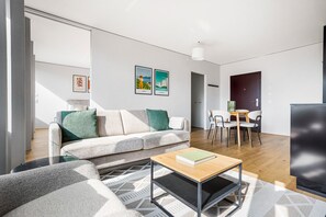 Fernseher, Stereoanlage