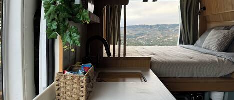 1 bedroom, bed sheets