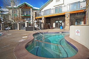 Opvarmet pool
