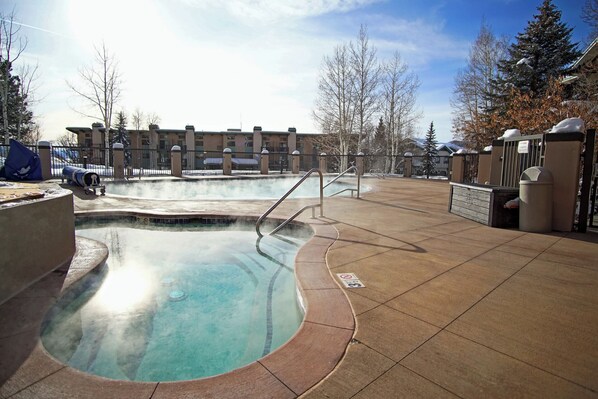 Opvarmet pool