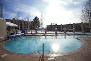 Opvarmet pool