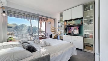 1 chambre, fer et planche à repasser, Wi-Fi, draps fournis