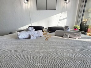 Unclassified image, 3 of 36, button