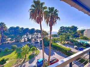 Property grounds - CapRaphéa T2 with seaview,balcony,parking,AC,WIFI. (Saint-Raphaël)