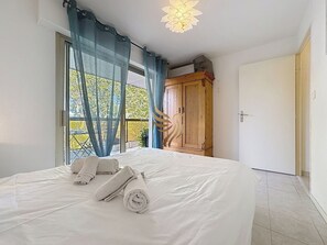 1 chambre, fer et planche Ă repasser, Wi-Fi, literie fournie