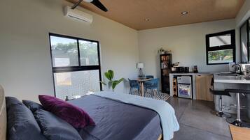 1 bedroom, iron/ironing board, internet, bed sheets