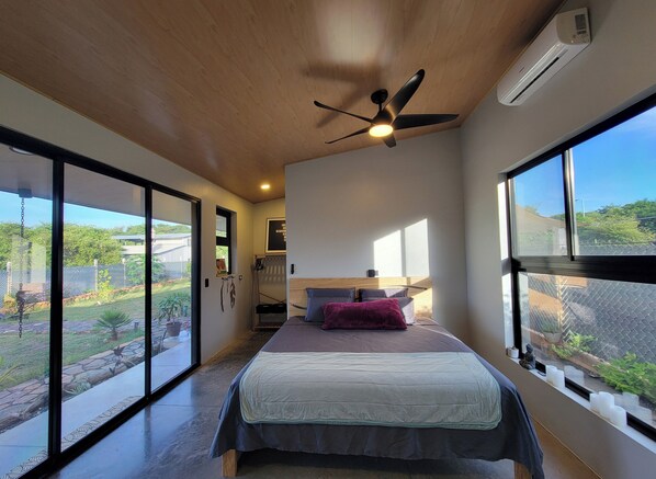 1 habitación, tabla de planchar con plancha, internet y ropa de cama