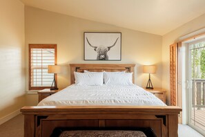 4 habitaciones, tabla de planchar con plancha, wifi y ropa de cama 