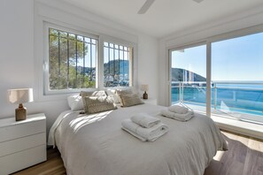 4 dormitorios, tabla de planchar con plancha, wifi y ropa de cama