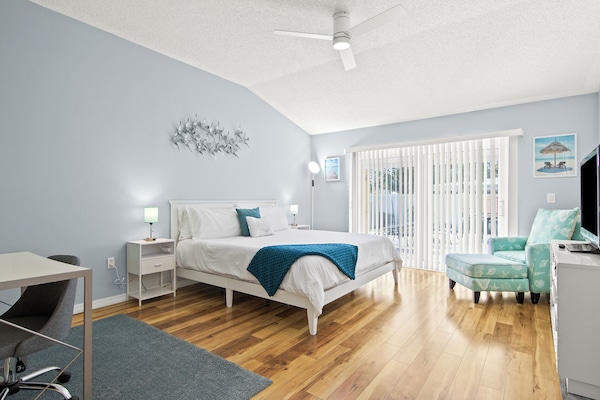 3 chambres, bureau, fer et planche Ă repasser, lit parapluie