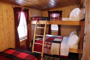 2 bedrooms, free WiFi, bed sheets - Moosehead Lake (Wilson Pond Cabins) (Greenville)