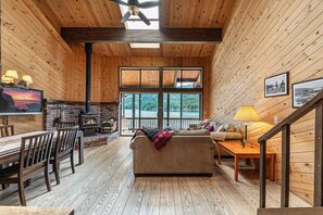 TV, fireplace - Townhouse w/Lake View #254 at Donner Lake Village (Truckee)