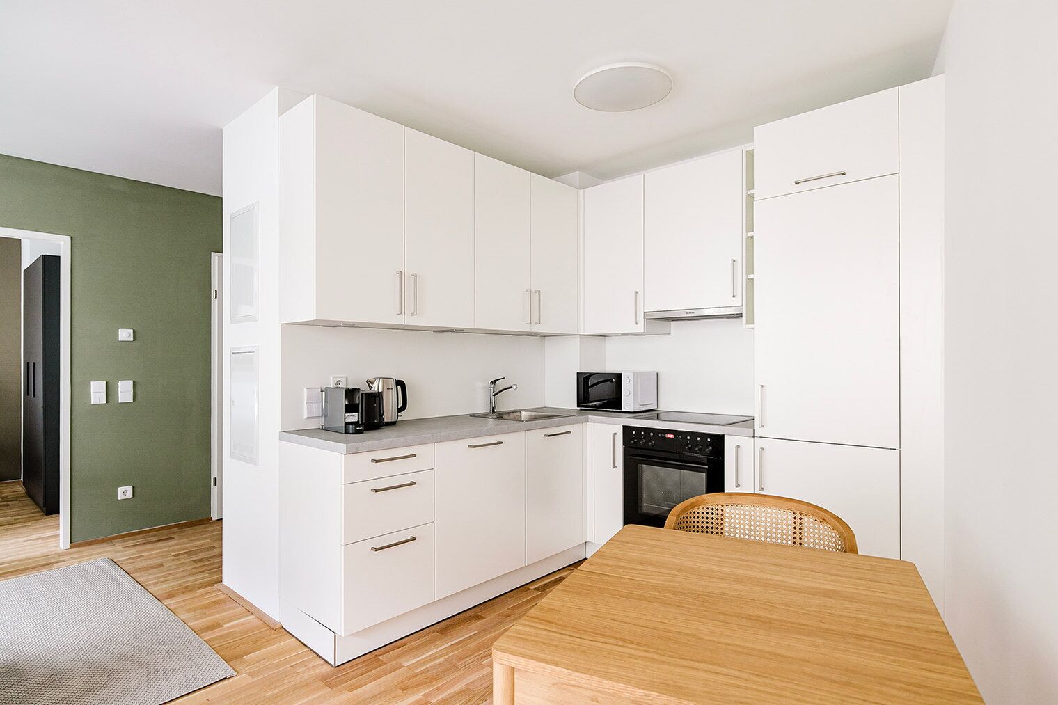 Frigorífic, microones, forn i placa de cuina 