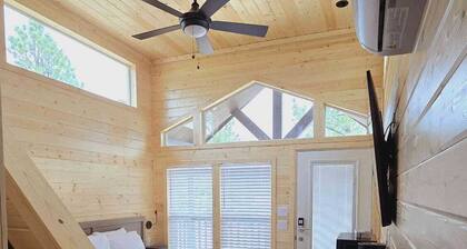 New Chalet! Closest to South Rim (20 Min), 2 Kingbeds + Loft. No Kitchen