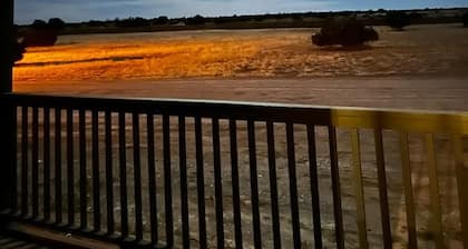 Adventure Stay! 20 Min to South Rim|King+Loft, No Kitchen