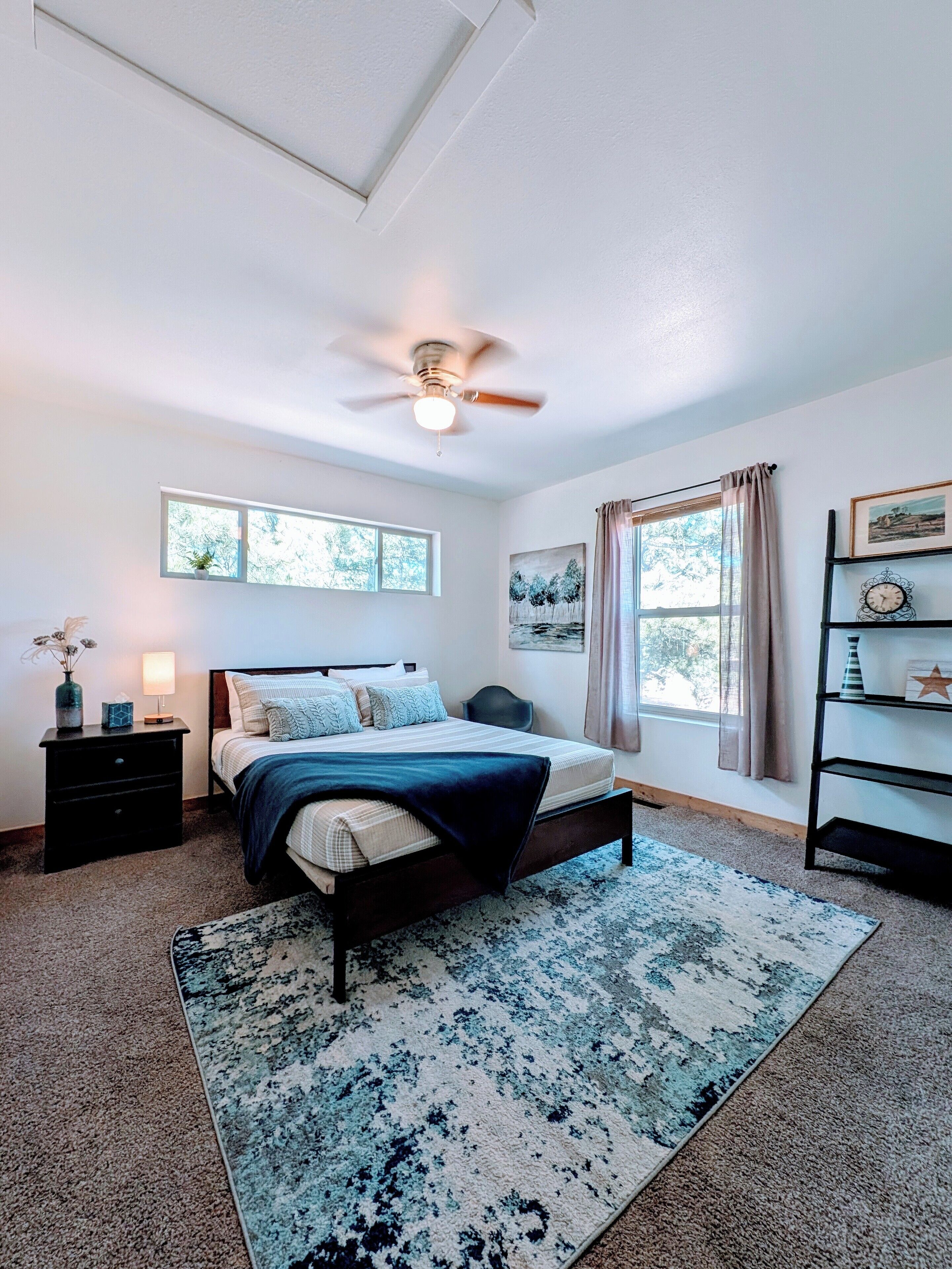 3 makuuhuonetta, silitysrauta/-lauta, ilmainen Wi-Fi, vuodevaatteet