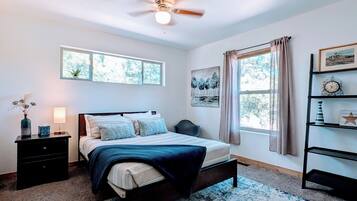 3 Schlafzimmer, BĂŒgeleisen/BĂŒgelbrett, kostenloses WLAN, BettwĂ€sche