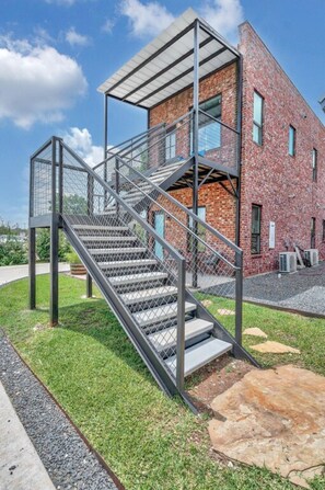 Exterior - DogTrot Hotel- Downstairs Apartment (Waco)