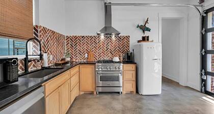 DogTrot Hotel- Downstairs Apartment